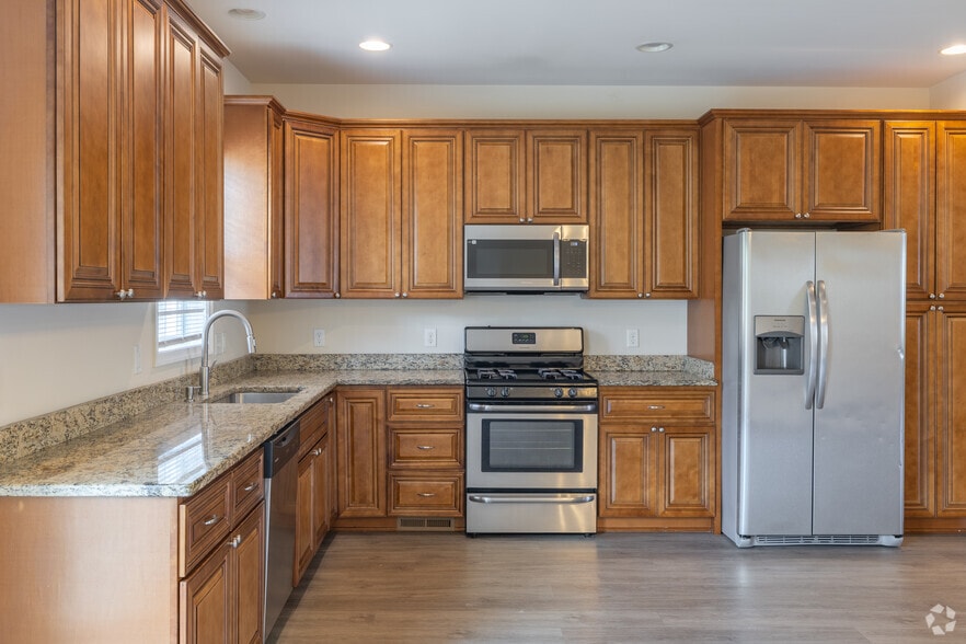 4BR, 2.5BA - 2,600SF - Kitchen - Monticello Heights Townhomes