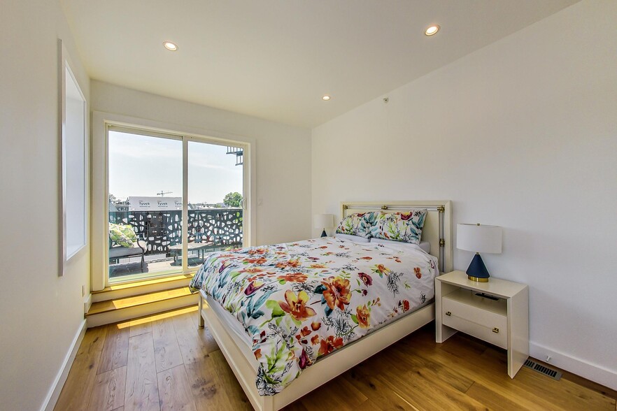 Building Photo - 25 U St NE