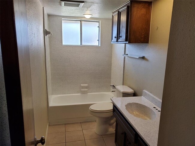 Building Photo - 7323 Log Hollow Dr