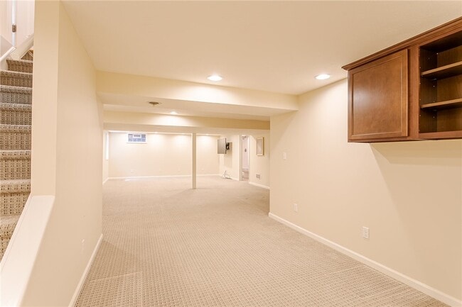 Building Photo - 72 Windward Way