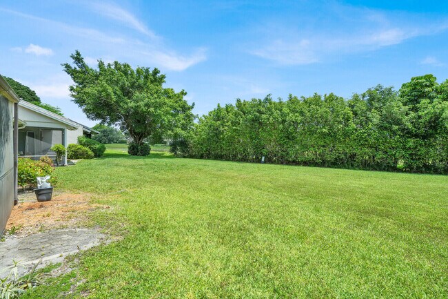 Building Photo - 6371 Toulon Dr