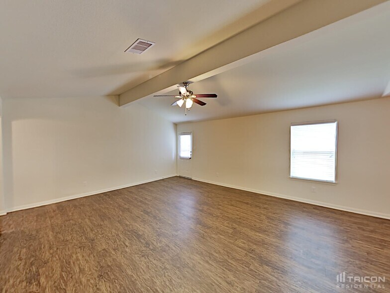 Building Photo - 2402 Regatta Ln