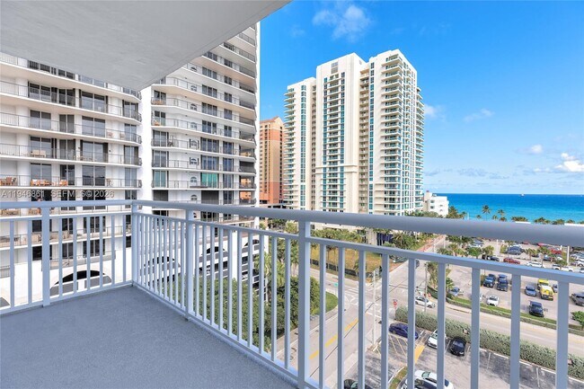 Building Photo - 200 S Birch Rd