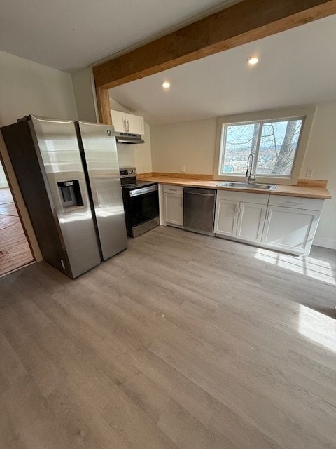 Building Photo - Walk to Downtown Norway from This Bright, Beautifully Renovated First-Floor Apartment