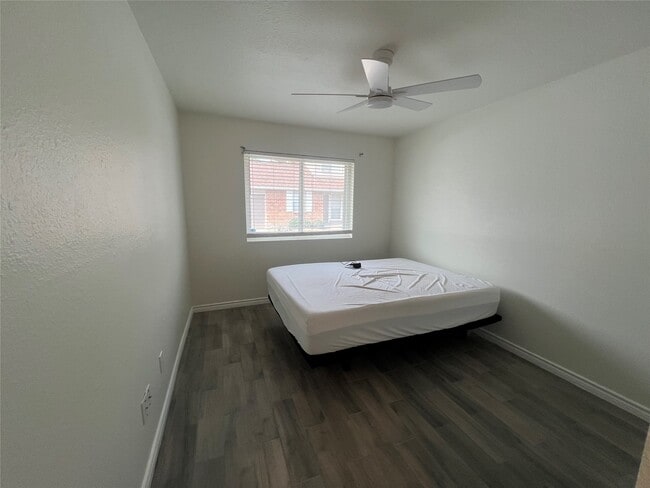 Building Photo - 14020 Schroeder Rd