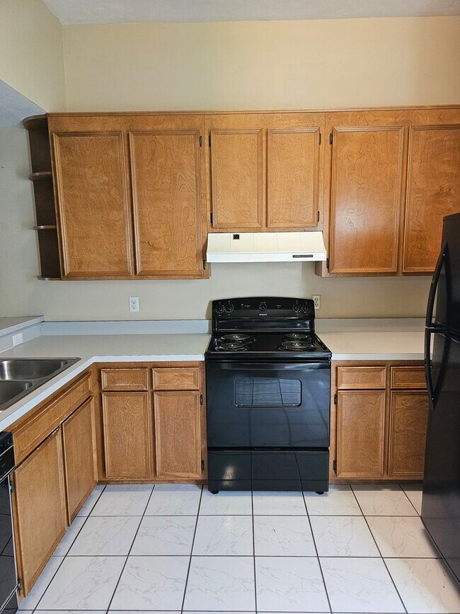 Building Photo - 2/2.5 Townhome Mile Run