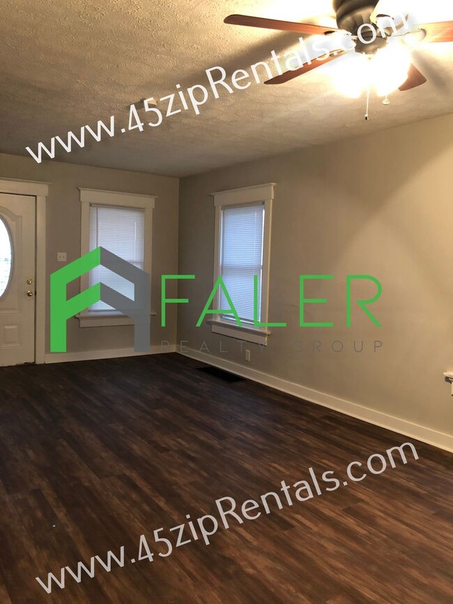 Building Photo - Belmont Ranch with LOTS of Space!