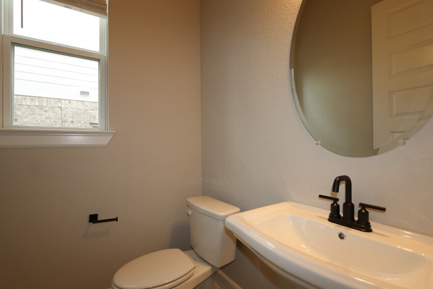 Downstairs Bathroom - 11802 Hurricane Haze Dr