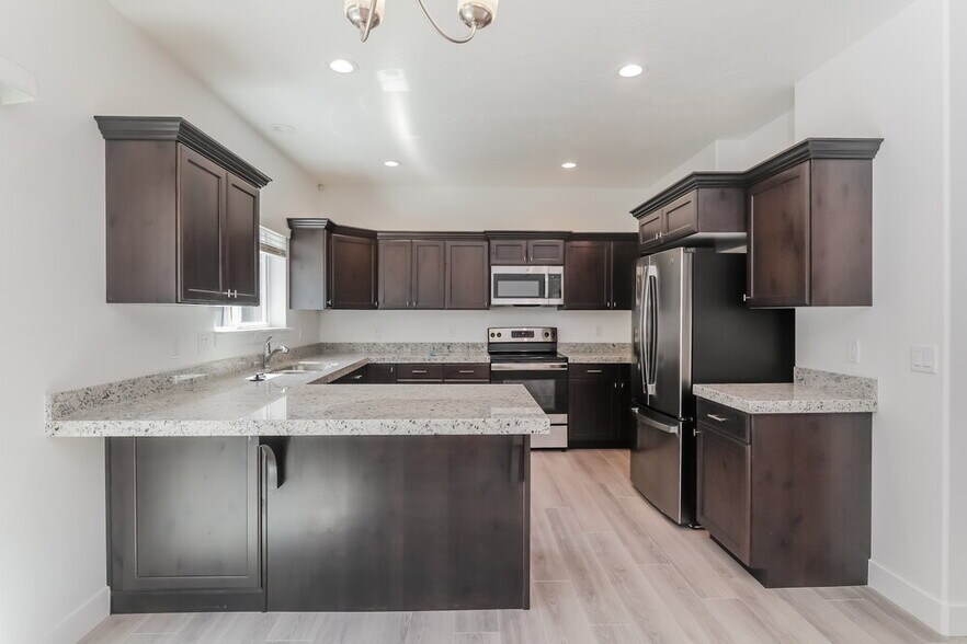 Building Photo - 4728 Rustic Ranch Way