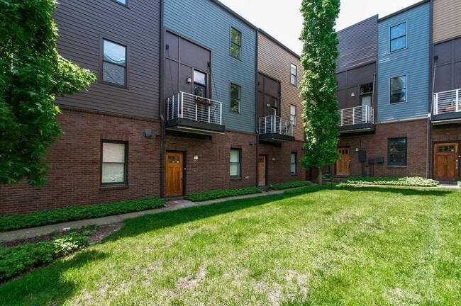 Building Photo - 508 Madison St
