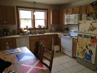 Building Photo - 2 bedroom, 1 bath Second Floor Apartment in Lemont