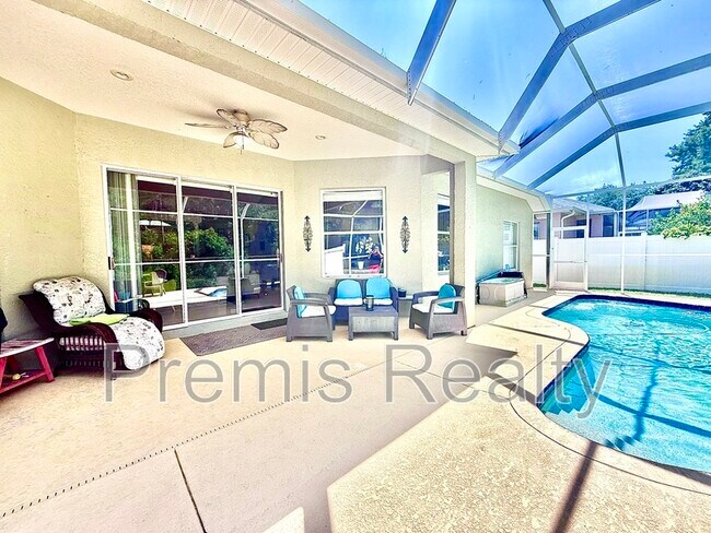 Building Photo - 431 Denise St