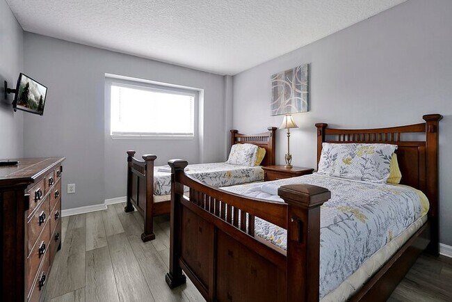 Building Photo - 112 Paloma Dr