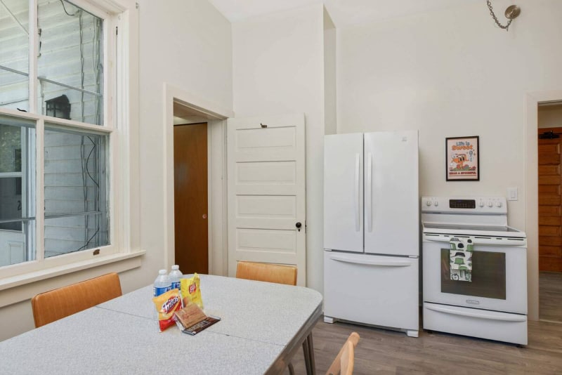 Building Photo - 196 Mounds Blvd