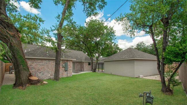 Building Photo - 6810 Northampton Way