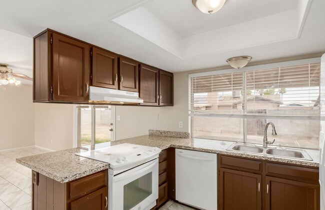 Building Photo - Great Chandler location with no HOA!!!