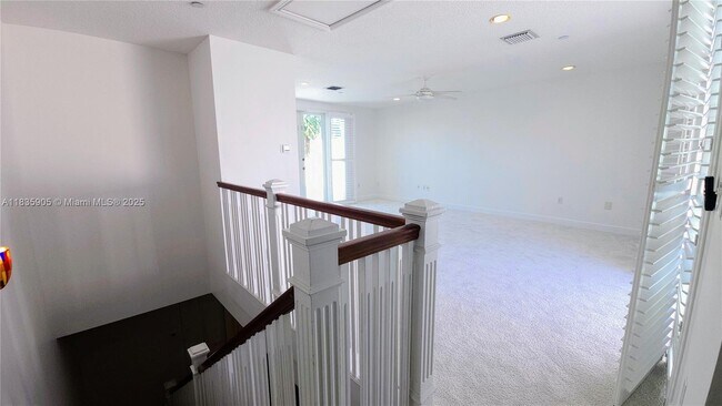 Building Photo - 1607 NE 9th St