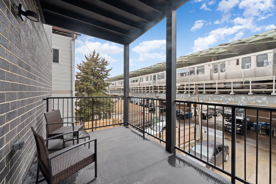 Building Photo - 2006 W 21st St