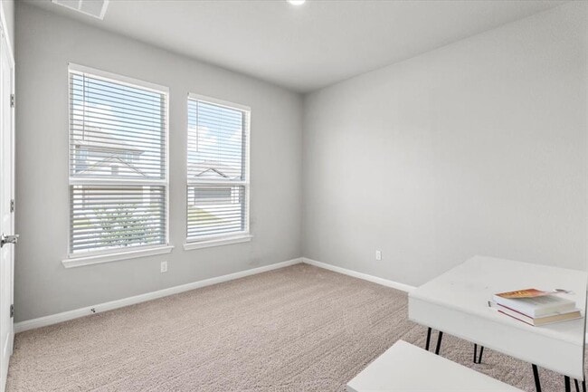 Building Photo - 6501 Velvet Leaf Ln