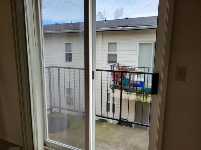 Building Photo - 1852 Medart Ln