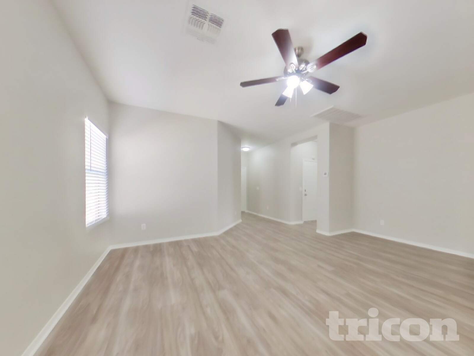 Building Photo - 15441 W Cameron Dr