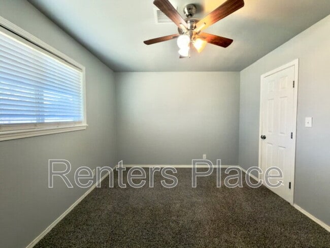 Building Photo - 15351 W Hwy 66