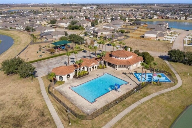 Building Photo - 26 Palmdale Ln