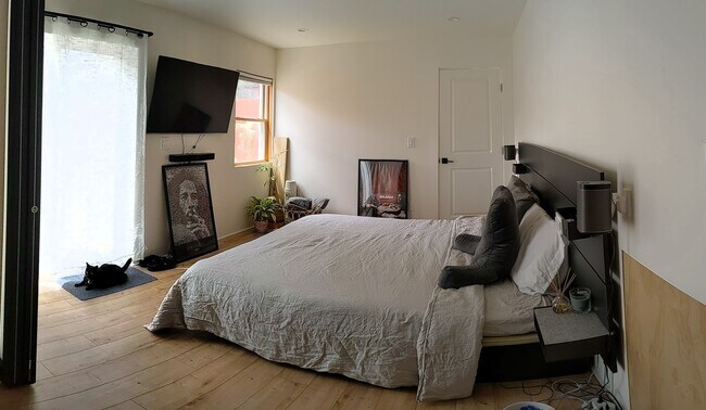 Building Photo - 820 46th St