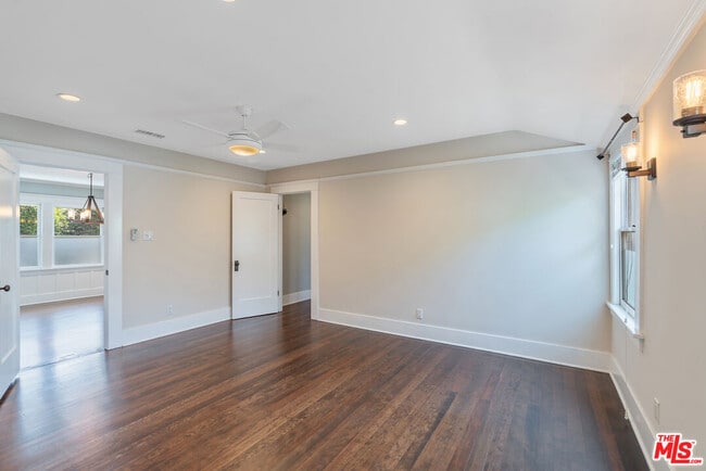 Building Photo - 4609 W 17th St