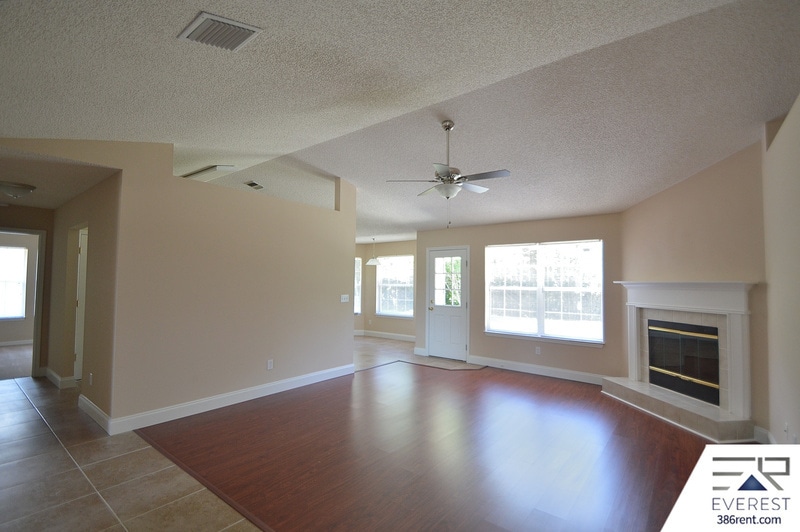 Building Photo - 30 Lancelot Dr