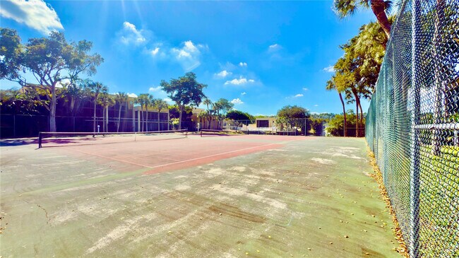 Building Photo - 2941 SW 87th Ave