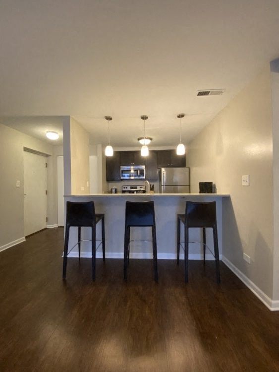 Breakfast bar sitting area - 1720 North Halsted