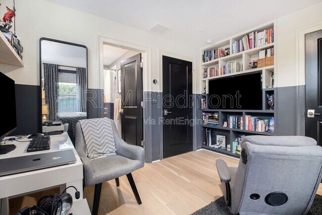 Building Photo - 395 Pratt Dr SE