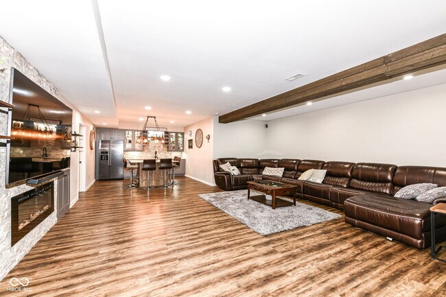 Building Photo - 6252 Sugar Maple Dr