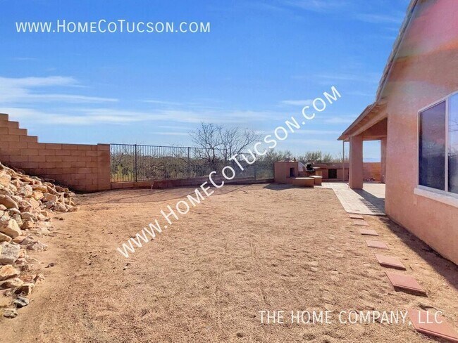 Building Photo - 1061 S Seldon Pl