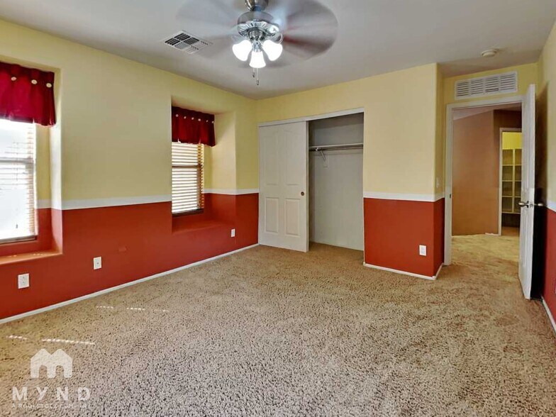 Building Photo - 3518 E Bartlett Dr