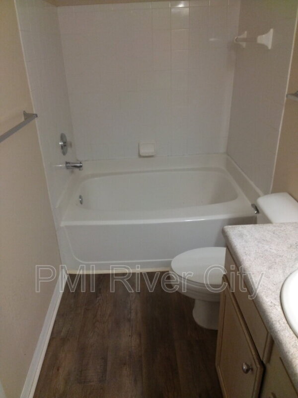 Building Photo - 7800 Point Meadows Dr