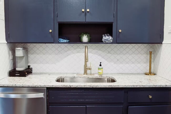 Building Photo - Lawrence House