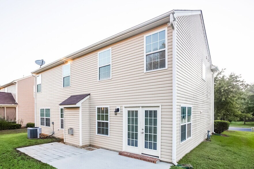 Building Photo - 1418 Moss Creek Dr
