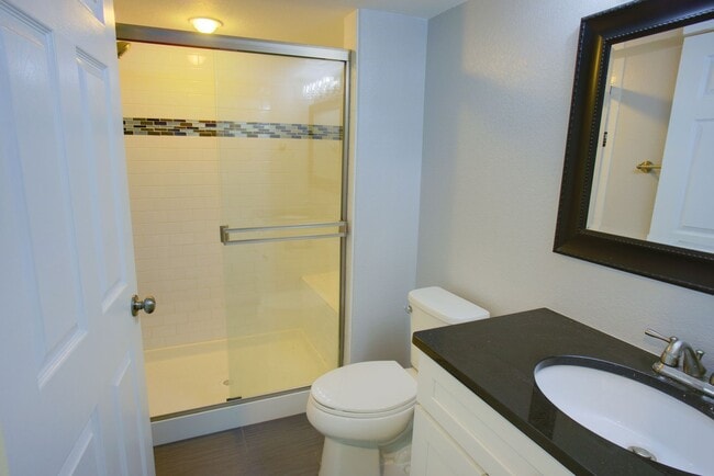 Building Photo - Spacious 4-Bedroom Home in Prime Littleton...