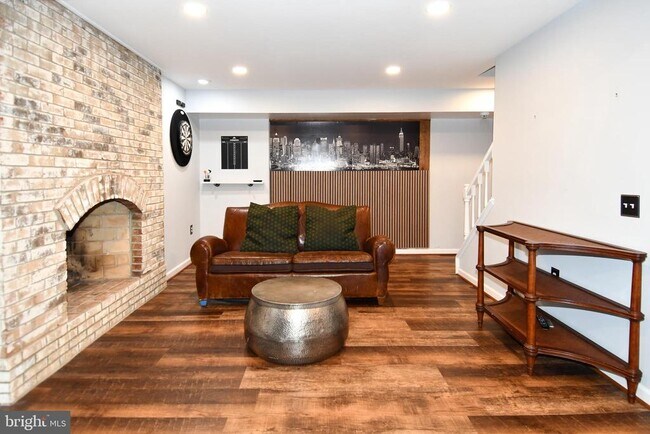 Building Photo - 12134 Holly Knoll Cir