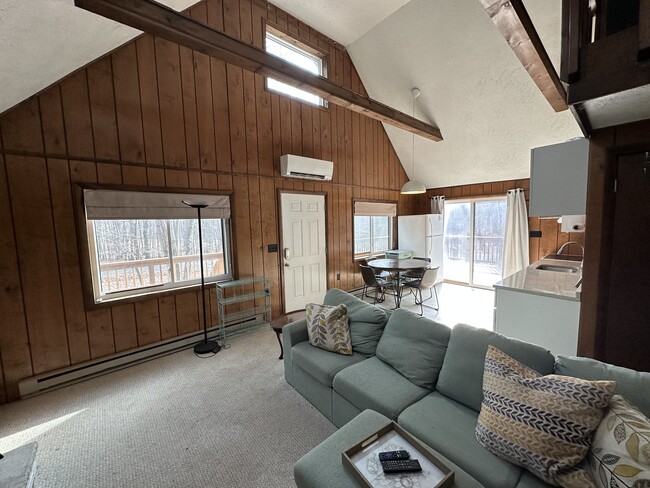 Building Photo - 142 Motega Dr