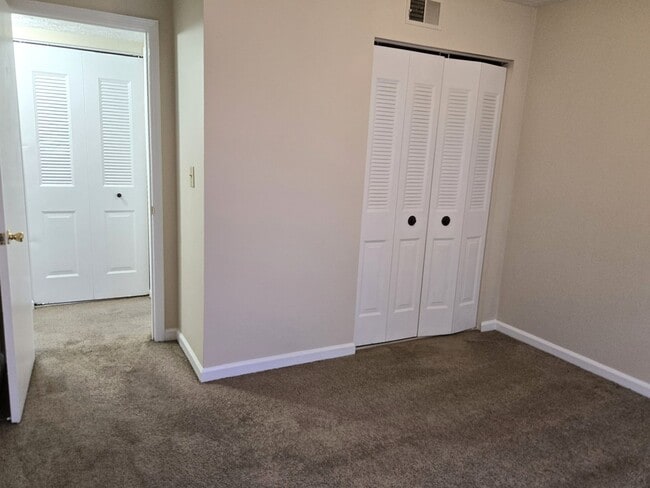 Building Photo - Camelot 2 Bedrooms. 1st Floor Apartment.  ...
