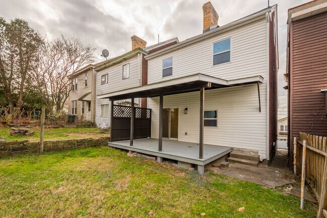 Building Photo - READY FOR MOVE IN! STUNNING 4-bedroom in Greenfield!