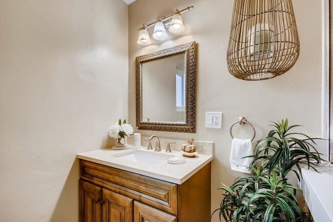 Building Photo - Renovated La Mesa home for rent with a lar...