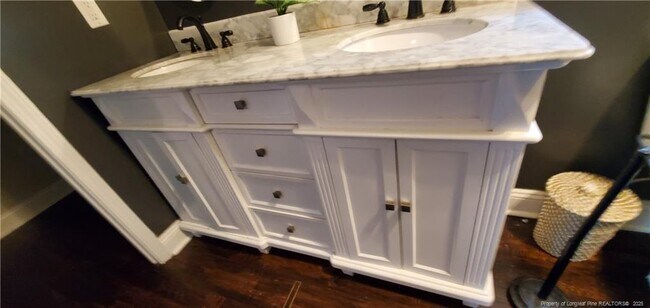 Building Photo - 1401 Carnsmore Dr