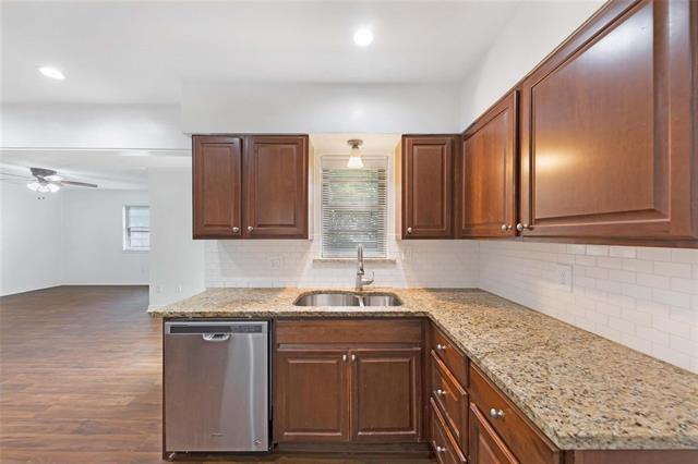 Building Photo - 2717 Wesleyan Dr