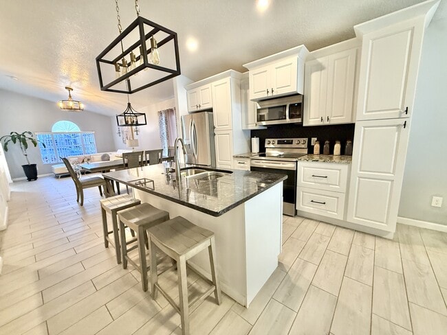 Building Photo - 2266 Mallard Creek Cir