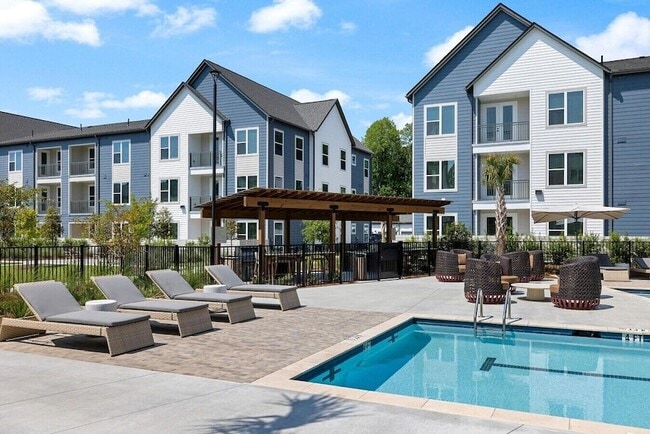 Building Photo - 1000 Marlowe Vis Pl