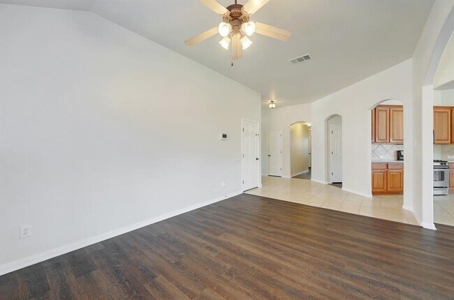 Building Photo - 917 Old Wick Castle Way